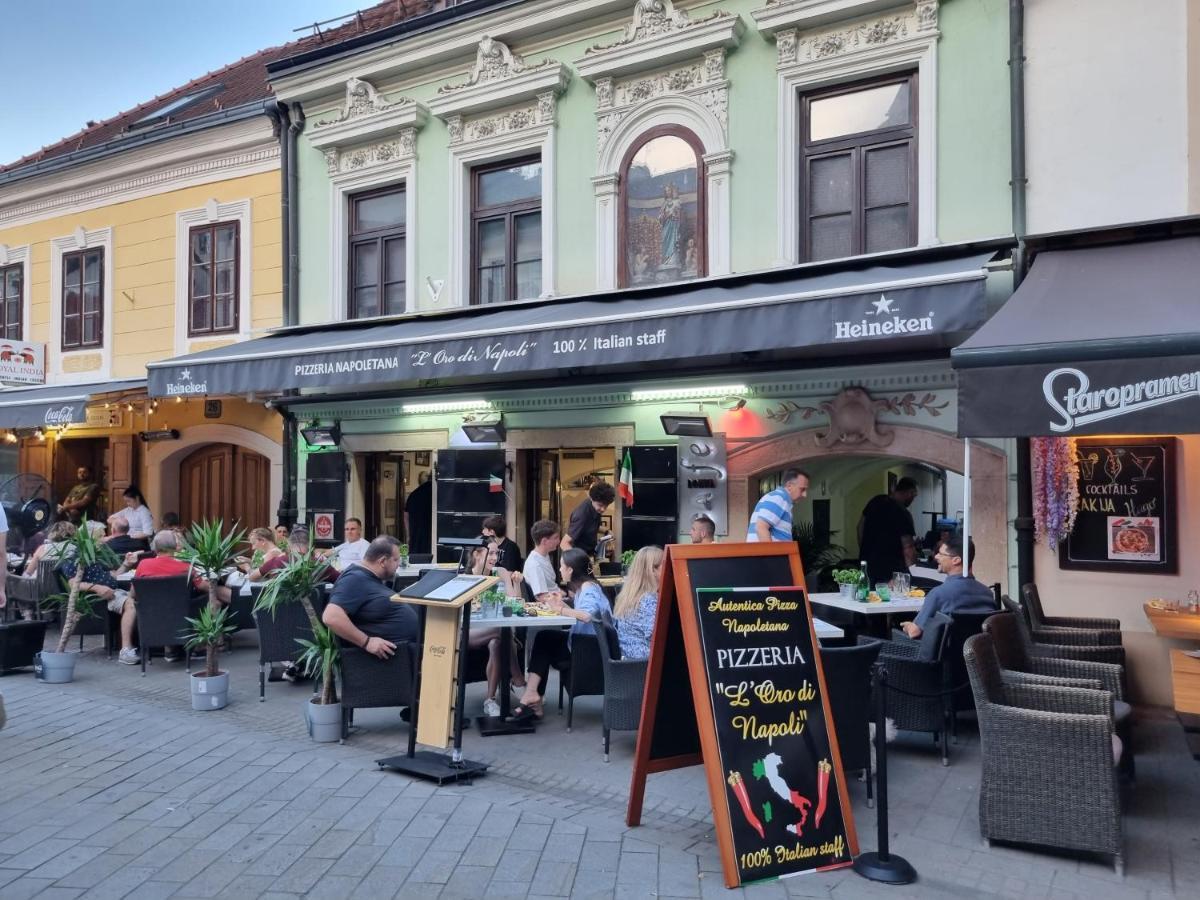 Appartamento L'Oro Di Napoli Zagreb Exterior photo